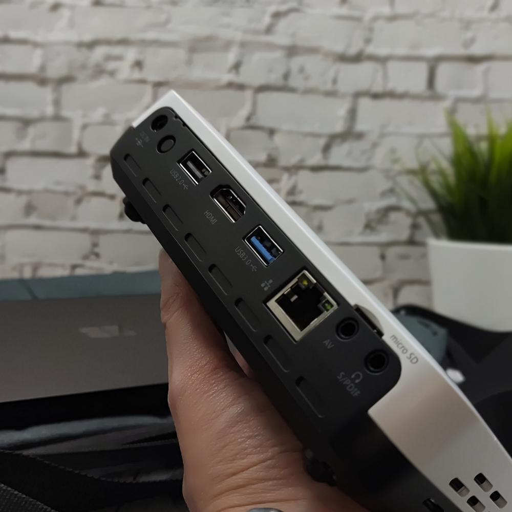 Used-INNOVATIVE DS10 4K Smart Projector
