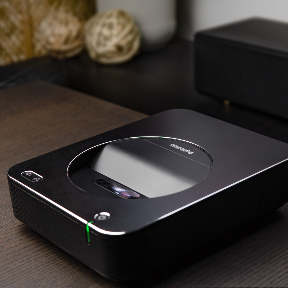 INNOVATIVE DSX - Ultra Short Throw Smart Projector