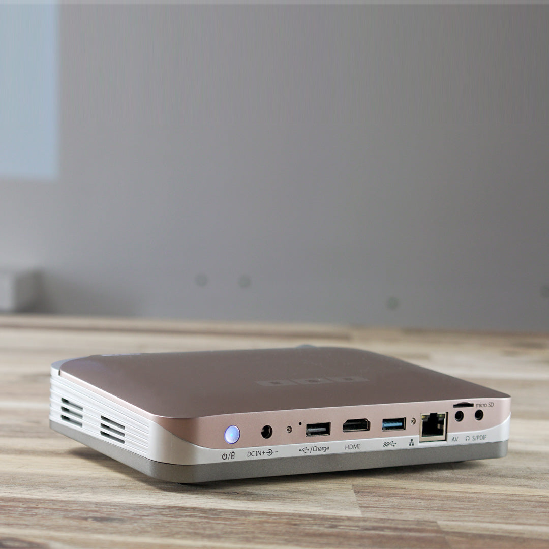 INNOVATIVE DS9 4K - Available ports at the back